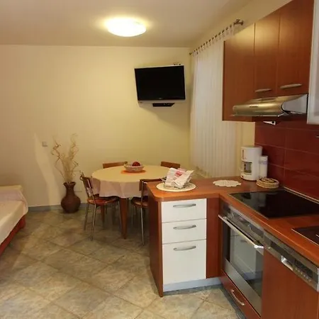 Apartment Dragas *